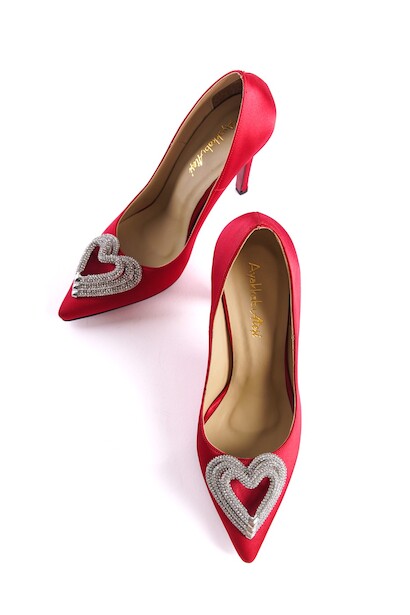 Kadın Kalp Tokalı Stiletto Topuklu Ayakkabı Adrian  Kırmızı Saten