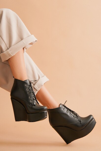 Kadın Dolgu Topuk Bağcıklı Bot Rosta 