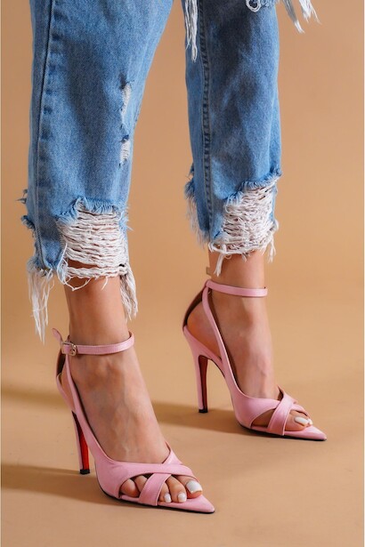 Kadın Sivri Burun Tasarım Topuklu Ayakkabı Velvet