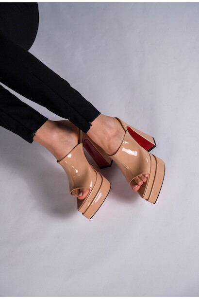 Kadın Çift Platform Tasarım Burnu Kapalı Yüksek Topuklu Terlik Farah Nude Rugan  6