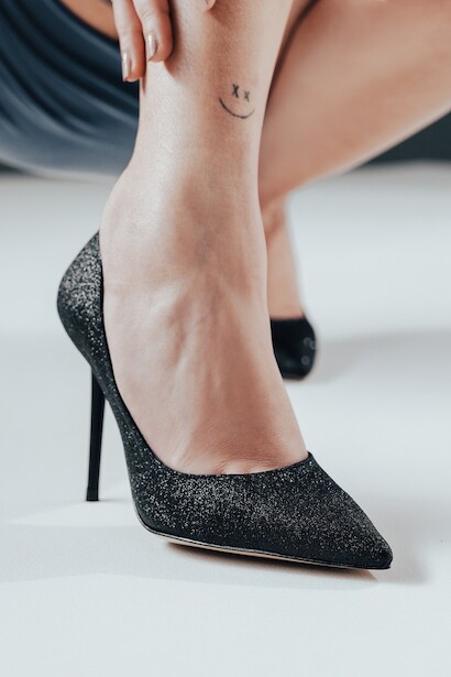 Siyah Sim İnce Topuk Sivri Burunlu Kadın Stiletto Osama