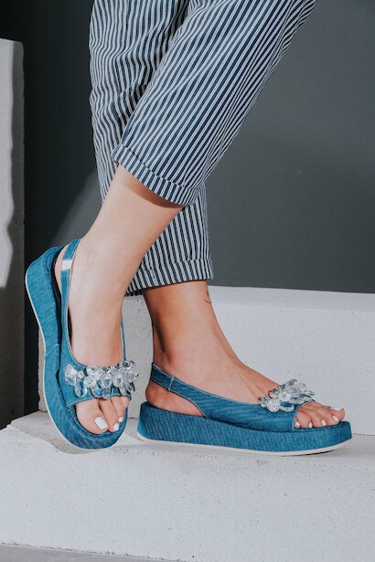 Kadın Taşlı Yumuşak Taban Sandalet  Kot