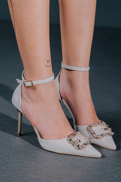 Ten Saten Özel Tokalı Kadın İnce Topuklu Ayakkabı Corca 