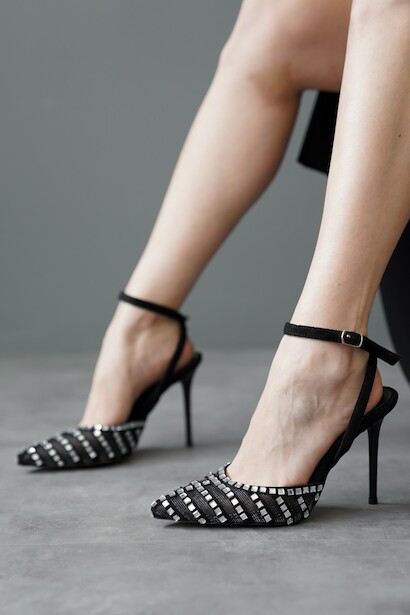 Siyah Süet Taş File Detaylı Kadın İnce Topuklu Ayakkabı İmurca 