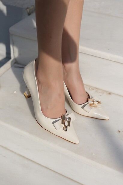 Kadın Tasarım Tokalı Klasik Topuklu Ayakkabı Claria  Bej 4