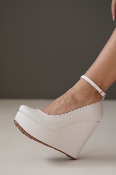 Kadın Dolgu Topuklu Kapalı Ayakkabı Pihu  Beyaz Cilt  4