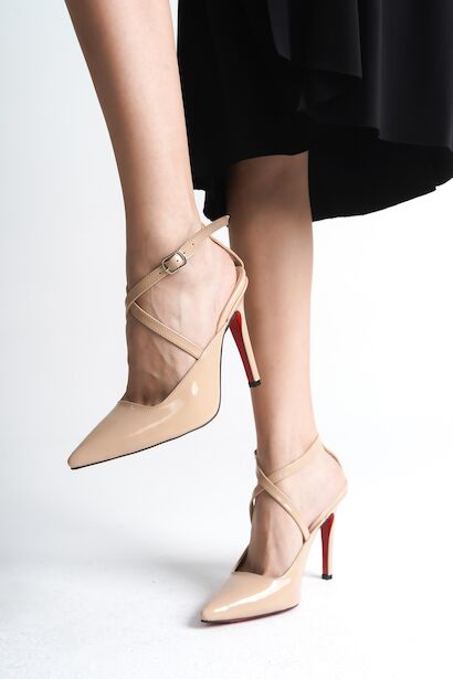 Kadın Arka Açık Tasarım İnce Topuklu Ayakkabı Nolera Nude Rugan 4