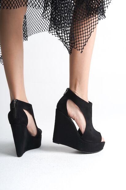 Kadın Yanı Açık Dolgu Topuklu Ayakkabı Maya  Siyah Süet 4