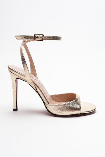 Kadın İnce Bant Arka Baretli Topuklu Ayakkabı Livora  Altın Kırışık