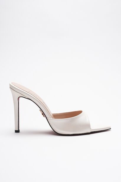 Kadın Sivri Burun İnce Topuklu Terlik Sona  Sedef 