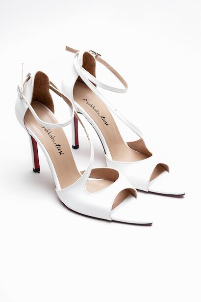 Kadın Çapraz Bantlı İnce Topuklu Ayakkabı Yelar  Beyaz Rugan 
