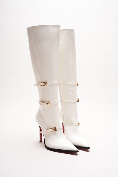 Kadın Siyah Rugan Sivri Burun 3 Tokalı İnce Topuklu Çizme Tokai 