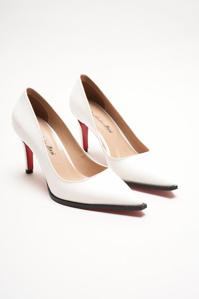 Kadın Sivri Burun Tasarım Taban İnce Kısa Topuklu Ayakkabı Gronia  Beyaz Rugan 