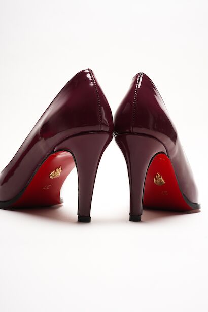 Kadın Sivri Burun Tasarım Taban İnce Kısa Topuklu Ayakkabı Gronia  Bordo Rugan 4