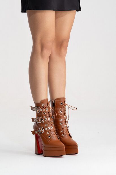 Kadın Üç Tokalı Sivri Burun Yüksek Topuklu Fermuarlı Bot Rugani  Taba Cilt 6